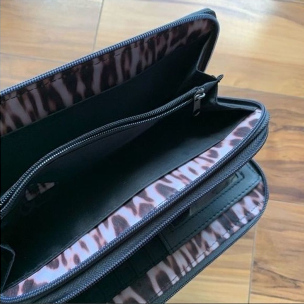 Nicole Miller New York Accordion Wallet - Picture 6 of 8